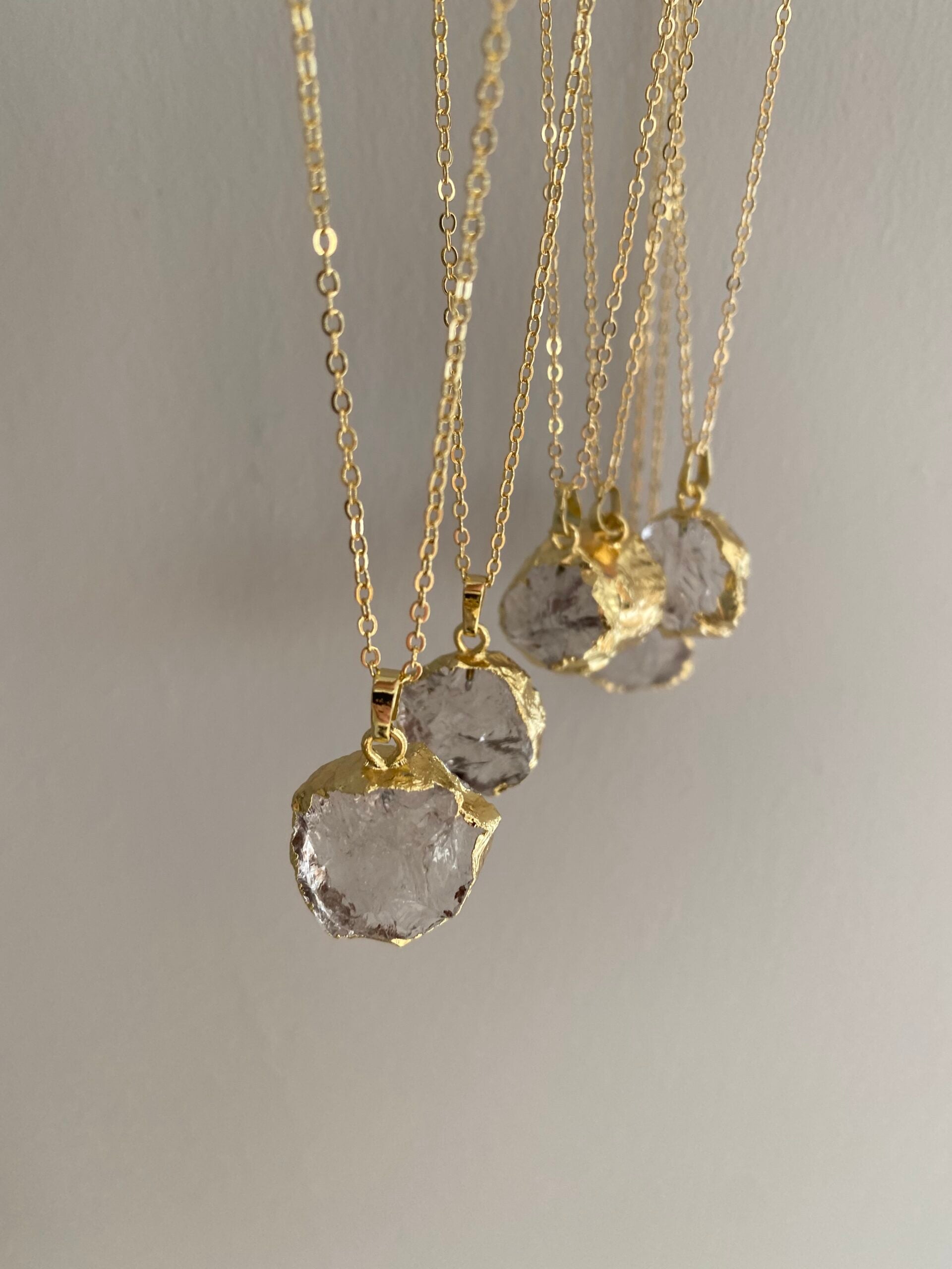 QUARTZ MINI MOON NECKLACE