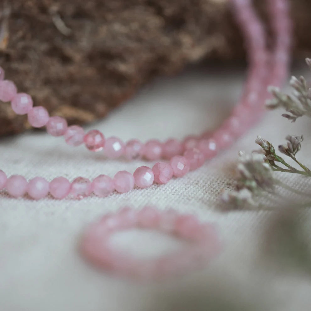 Rose Quartz Crystal Healing Beaded Necklace - To embrace and love your true self